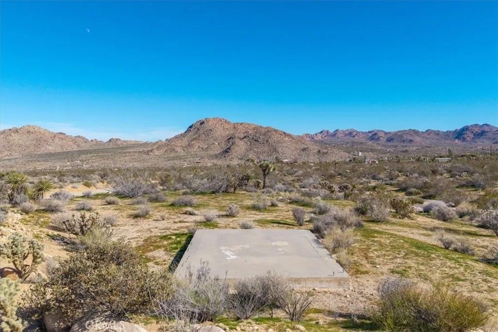 Photo of 61851 Skyline Dr, Joshua Tree, CA 92252 (MLS # JT26021325)