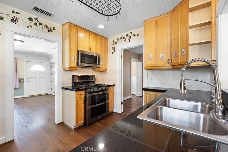 41713 Mayberry Ave
