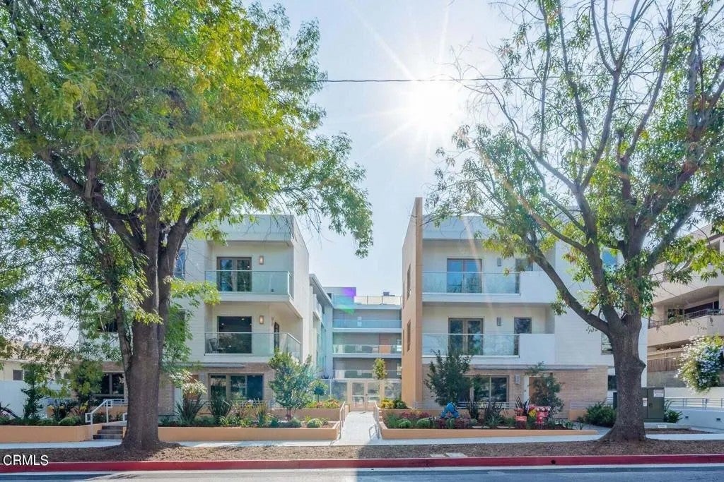137 S Wilson Avenue 107