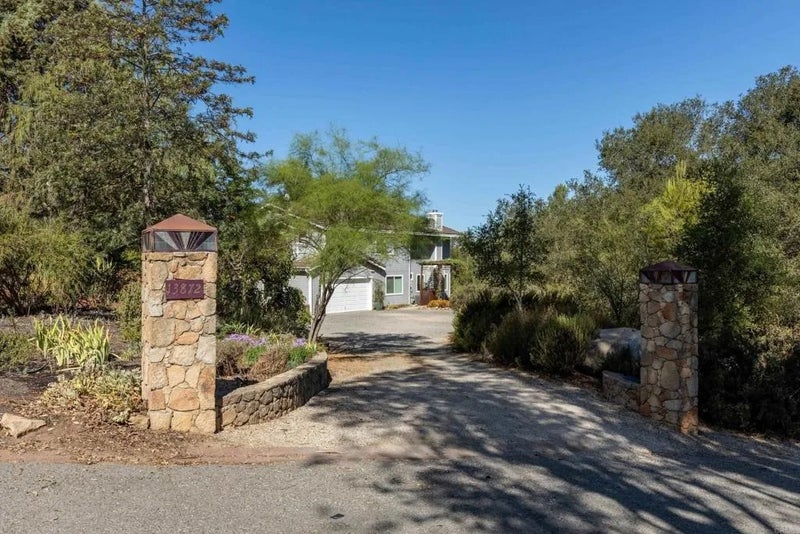13872 Misty Oak Road
