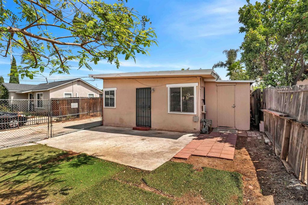 Photo of 1412 1/2 S Orange St, Escondido, CA 92025 (MLS # 260010082)