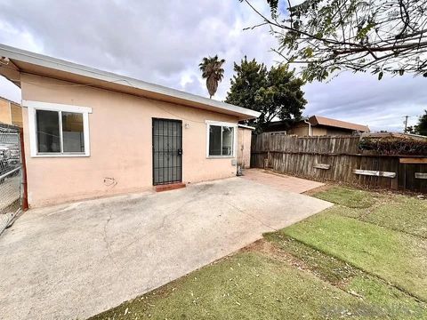 Photo of 1412 1/2 Orange St, Escondido, CA 92025 (MLS # 260010082)