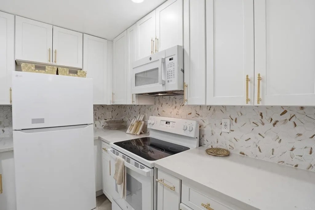 6350 Genesee Ave 107