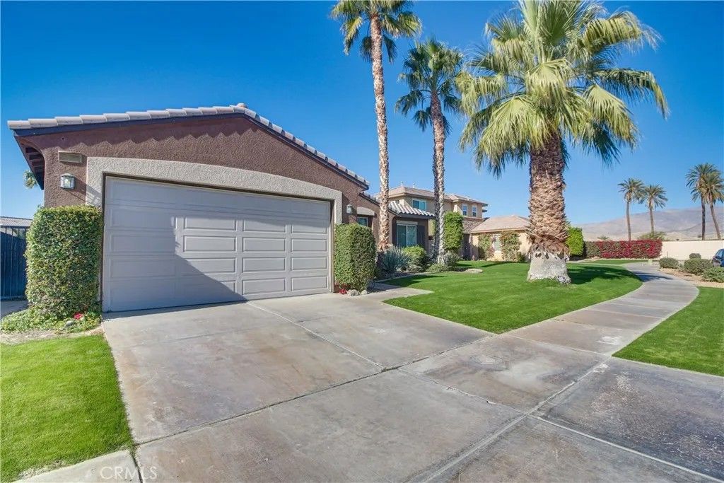 Photo of 42681 Dell Lago Court, Indio, CA 92203 (MLS # GD26012820)