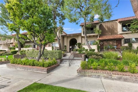 Photo of 19545 Sherman Way #47, Reseda, CA 91335 (MLS # SR26042780)