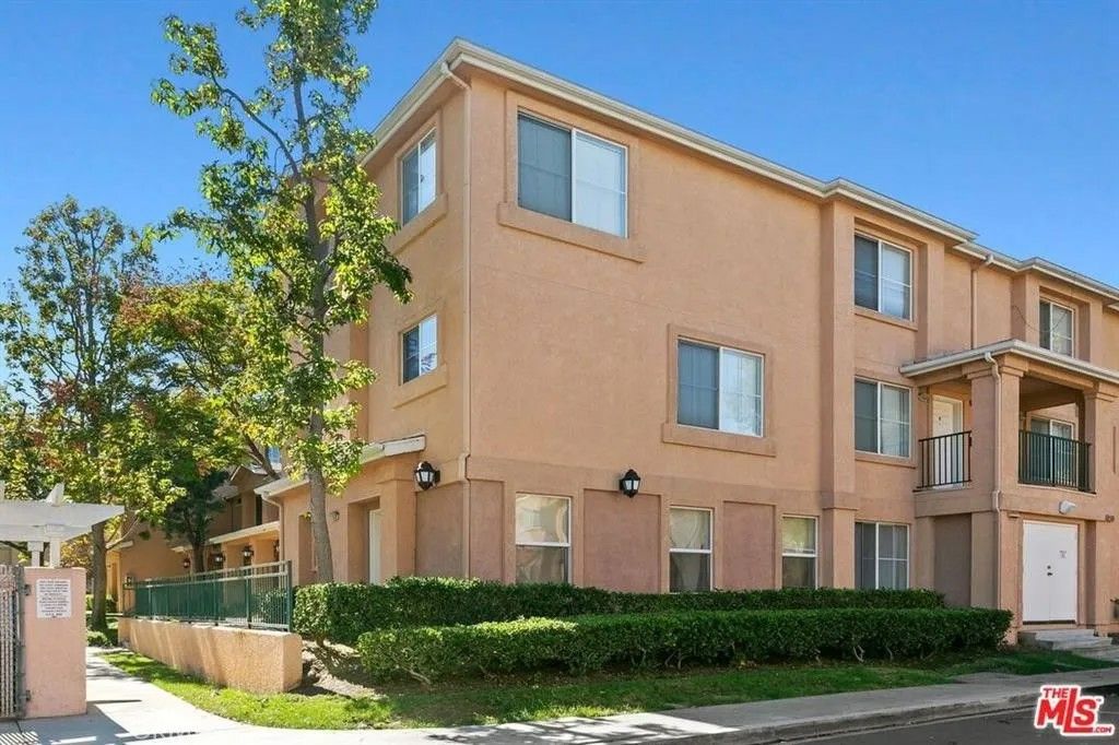 Photo of 1050 Harbor Heights #I, Harbor City, CA 90710 (MLS # PV25269734)