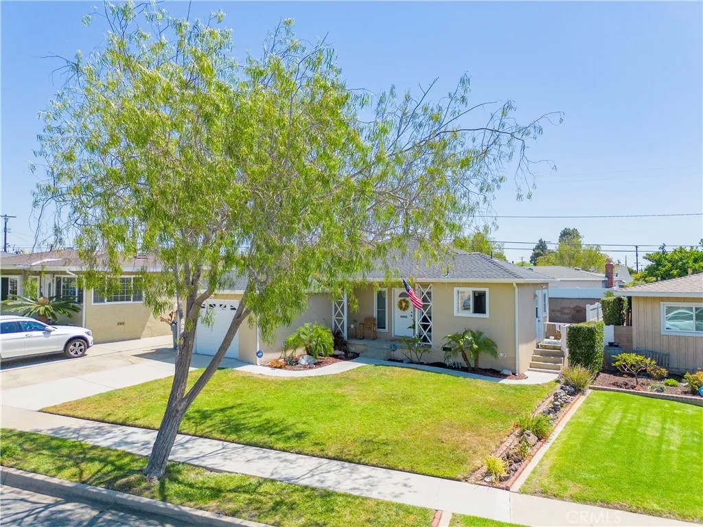 1028 Cerise Avenue