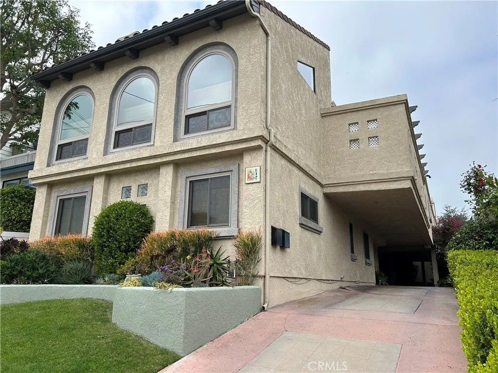 Photo of 117 S Prospect Ave #A Ave, Redondo Beach, CA 90277 (MLS # SB26046161)