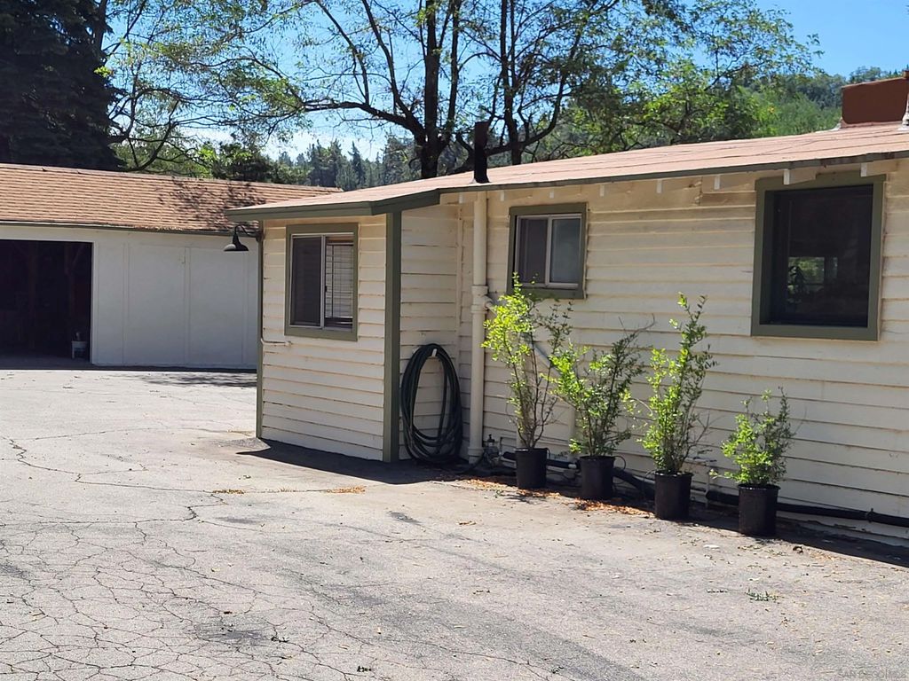 Photo of 2617 C St, Julian, CA 92036 (MLS # 260003000)