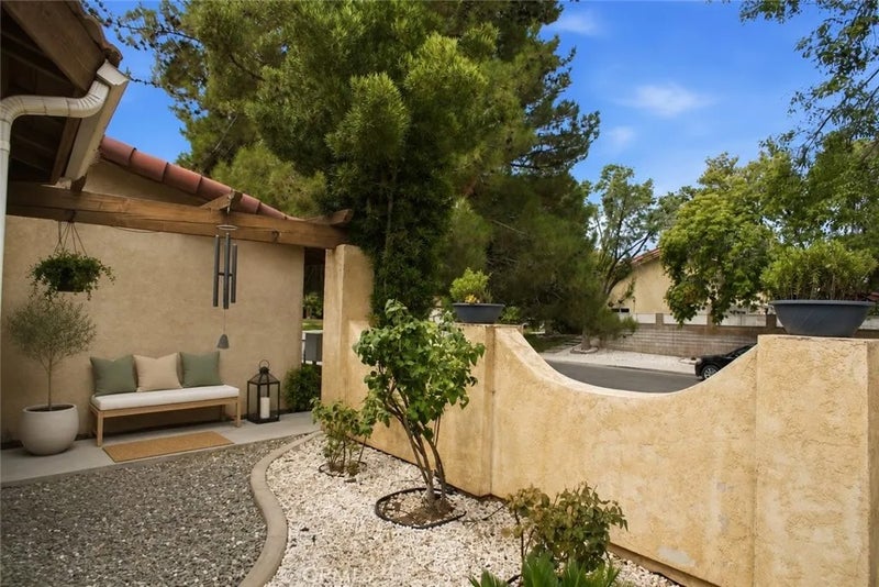 43836 Emile Zola Street