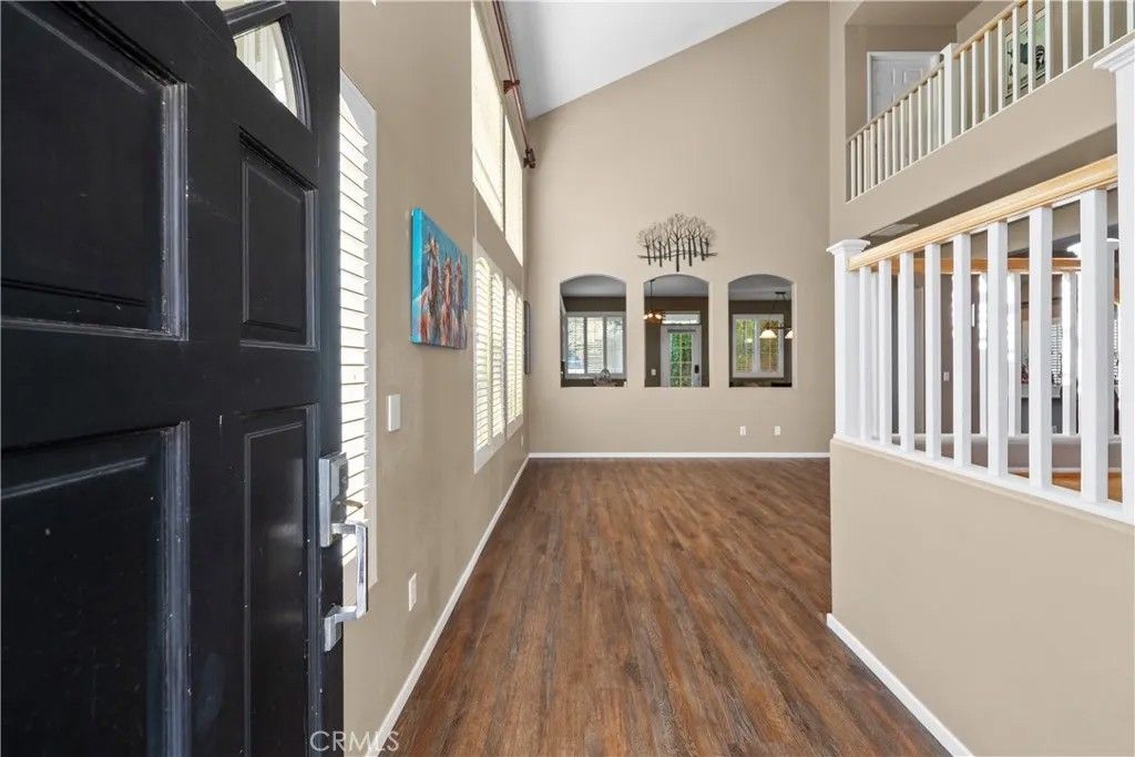 Photo of 28741 Park Woodland Pl, Saugus, CA 91390 (MLS # SR26010116)