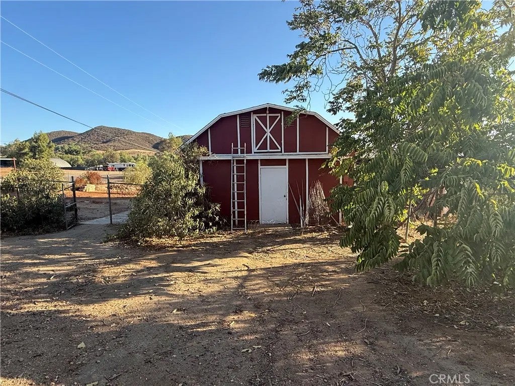 25205 Bundy Canyon