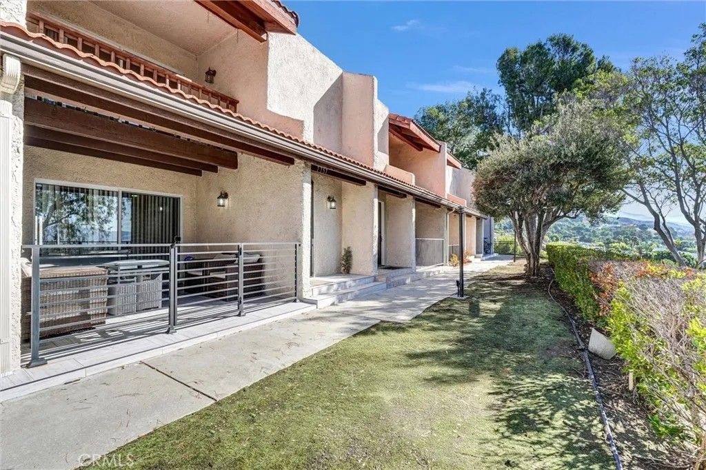 Photo of 7757 Via Rosa Maria, Burbank, CA 91504 (MLS # SR25275921)