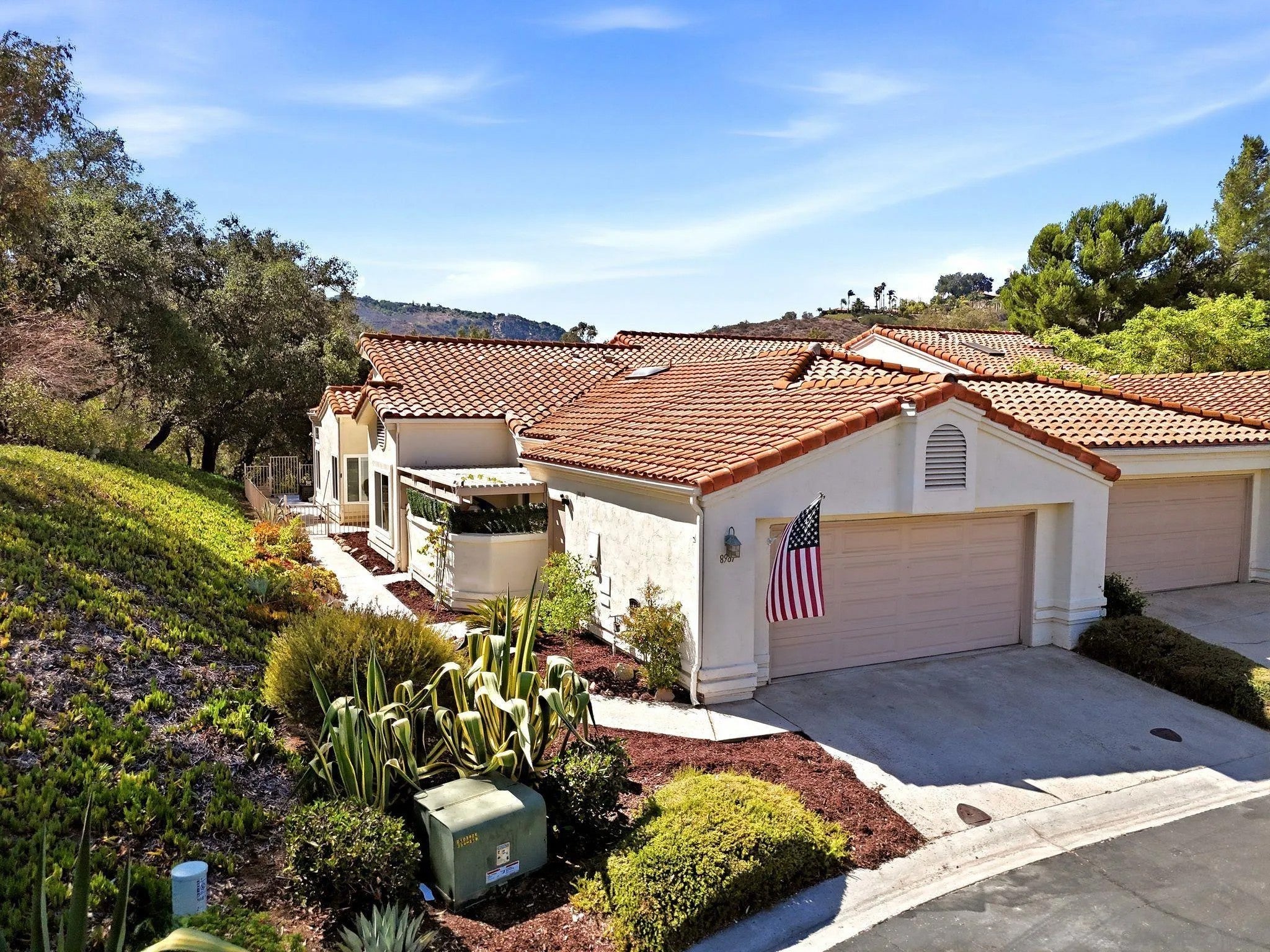 8981 Circle R View