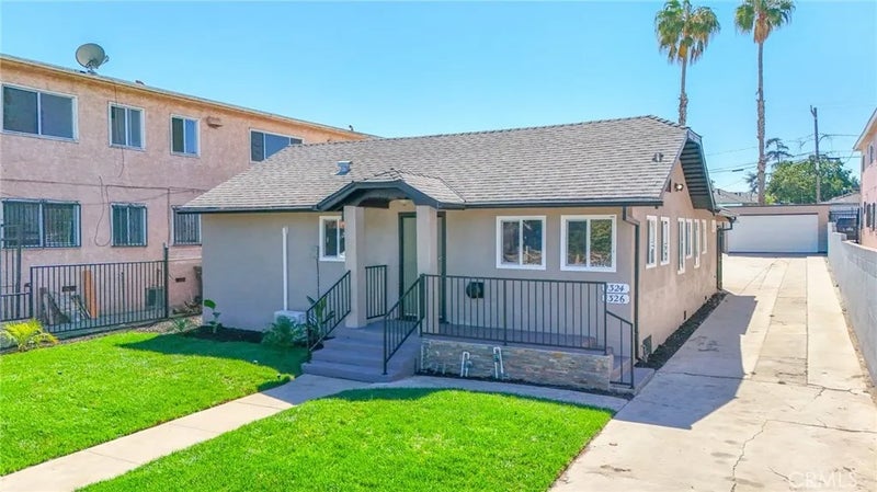 1324 W 106th