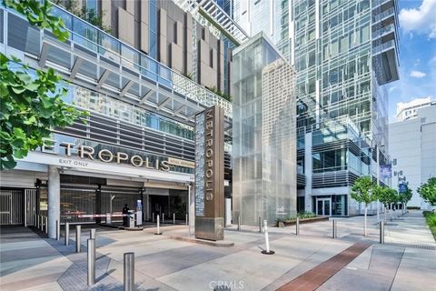 Photo of 877 Francisco St #805, Los Angeles, CA 90017 (MLS # TR26102986)