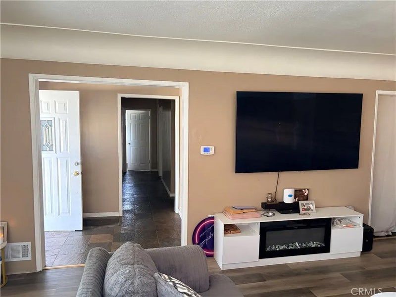559 W 25th