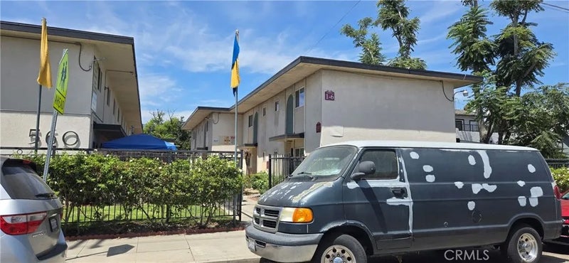 559 W 25th