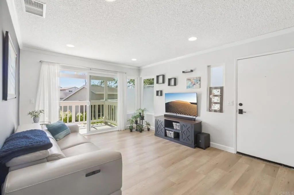 669 Diamond Way 235