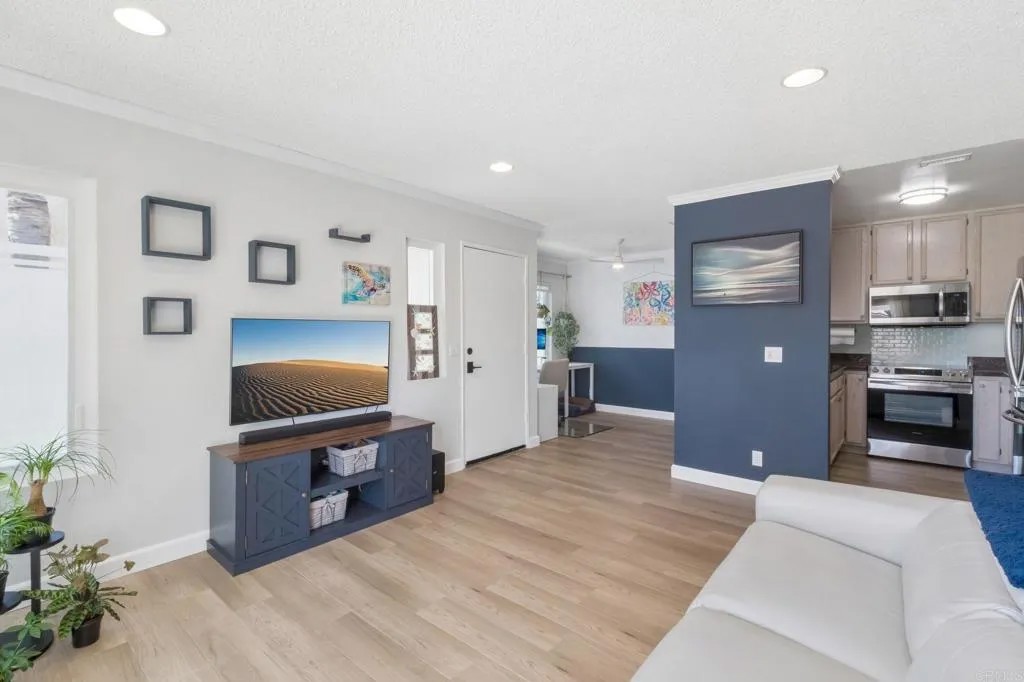 669 Diamond Way 235