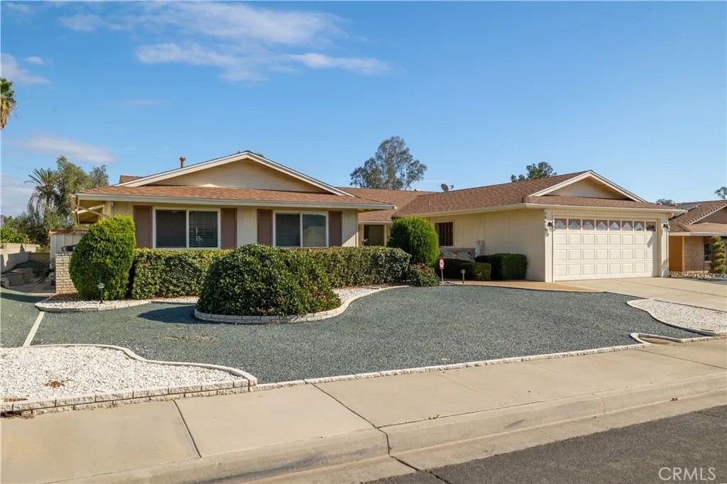 Photo of 28670 Portsmouth Dr, Menifee, CA 92586 (MLS # IV25260814)