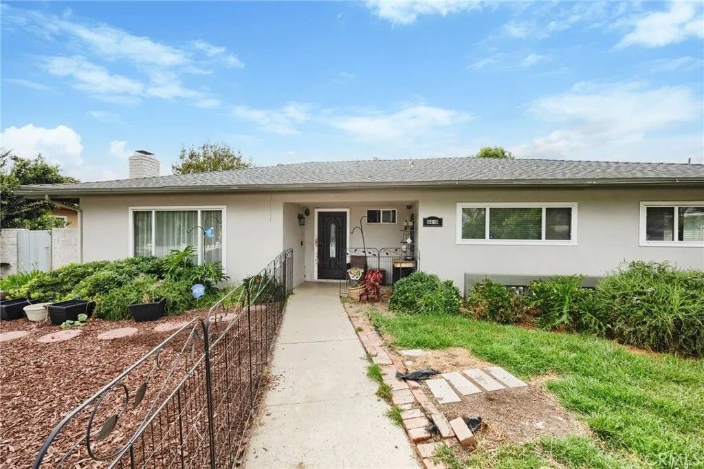 Photo of 9419 Haskell Ave, North Hills, CA 91343 (MLS # SR26088957)
