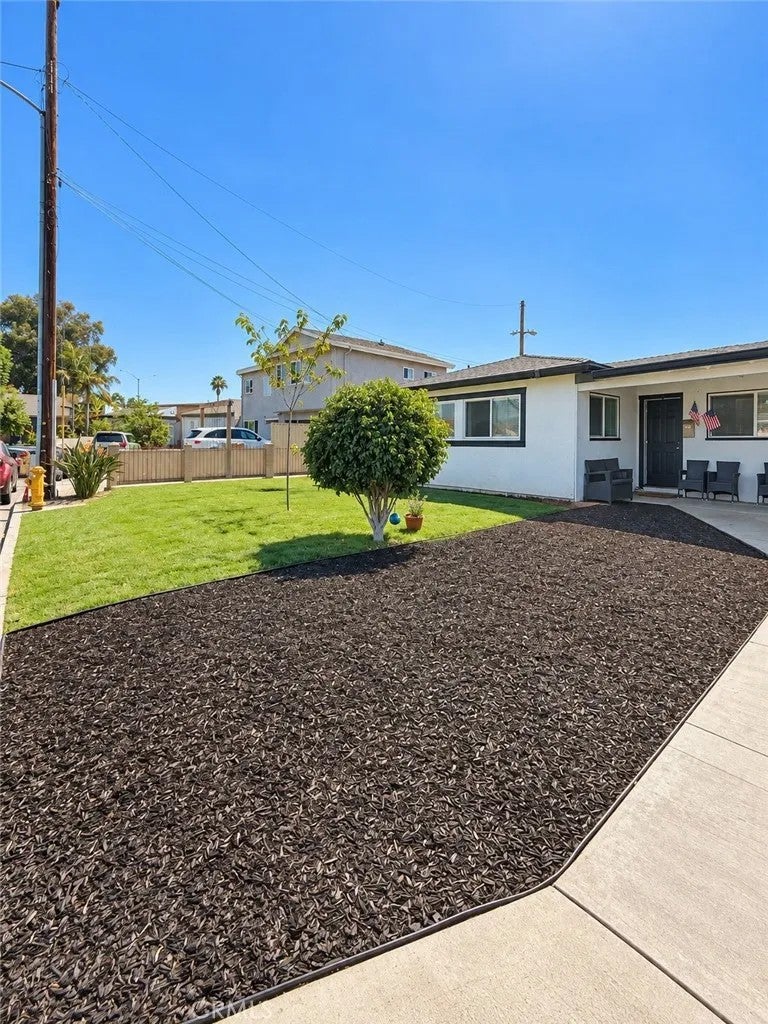 12322 Flagstone