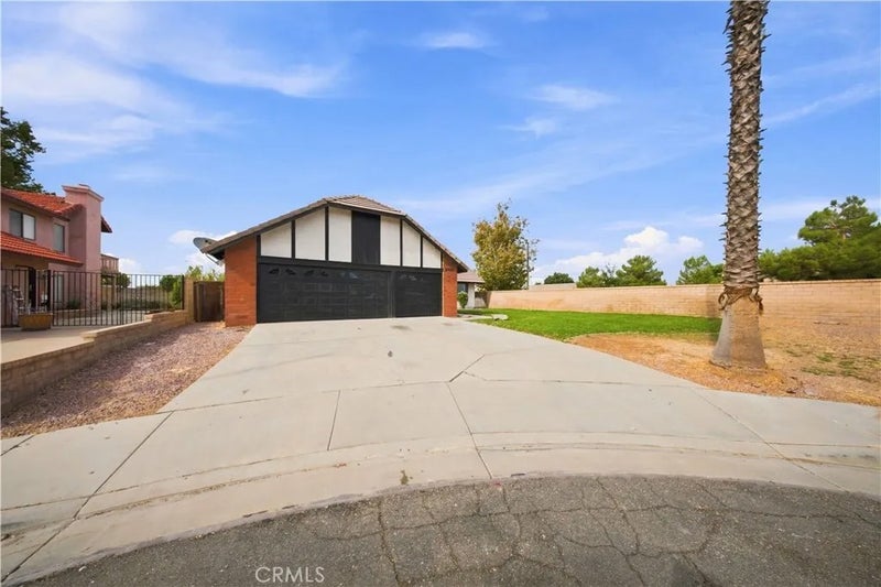 2001 Comstock Court