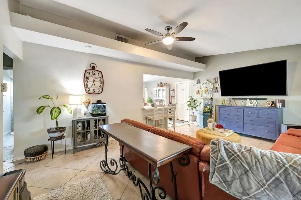 1105 Bostonia