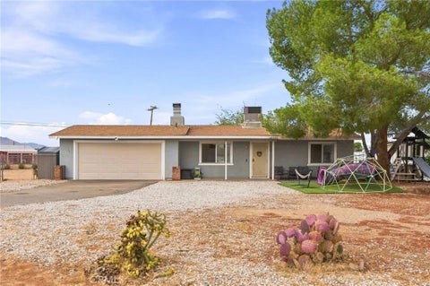 Photo of 22889 Anoka RD, Apple Valley, CA 92308 (MLS # HD26195930)