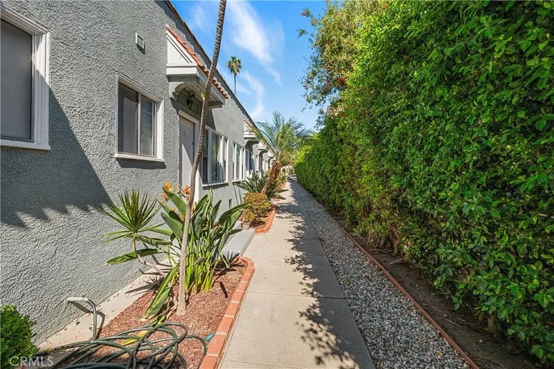 1306 E Hellman Street