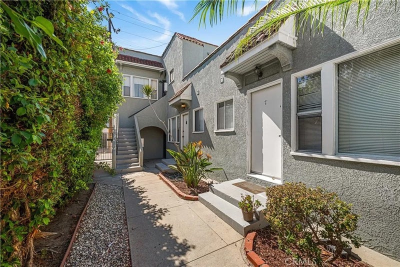 1306 E Hellman Street