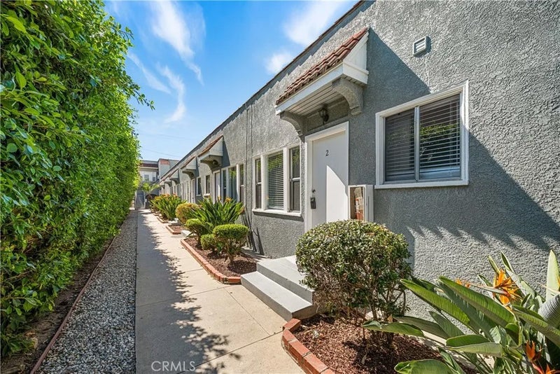 1306 E Hellman Street