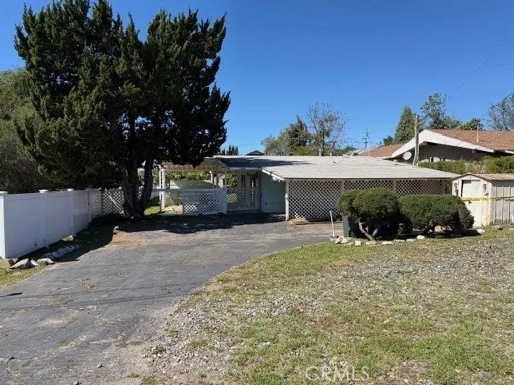 Photo of 1006 N Orange Ave, Fallbrook, CA 92028 (MLS # SW26055731)
