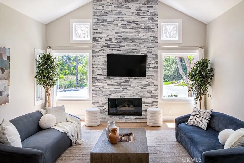 5729 Stone Mountain