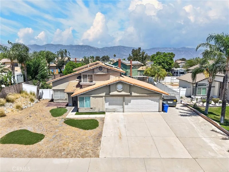 1554 W Via Bello Dr