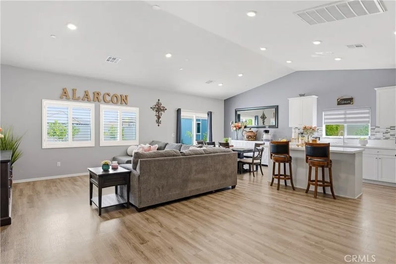 28414 Cats Claw Dr