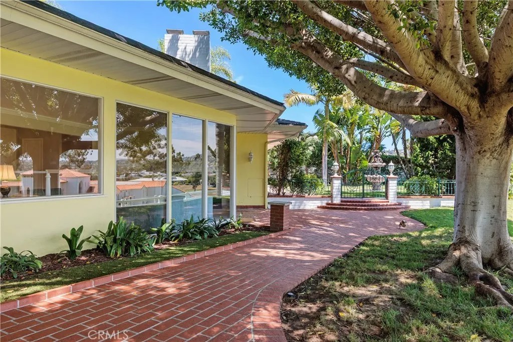 2086 Playa Road