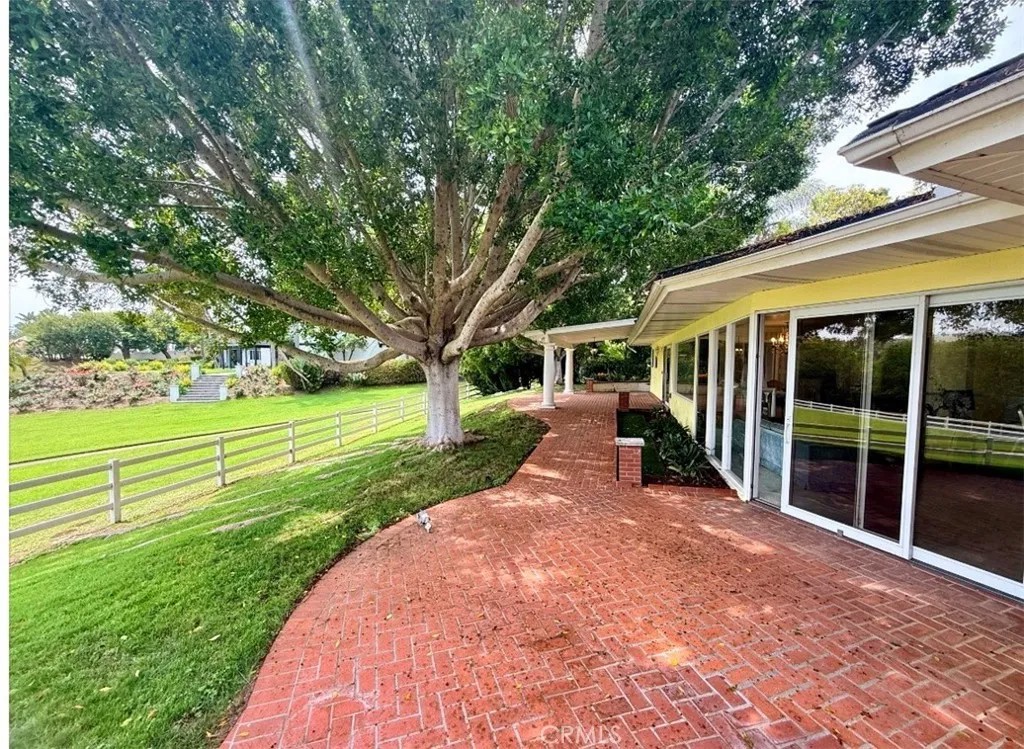 2086 Playa Road