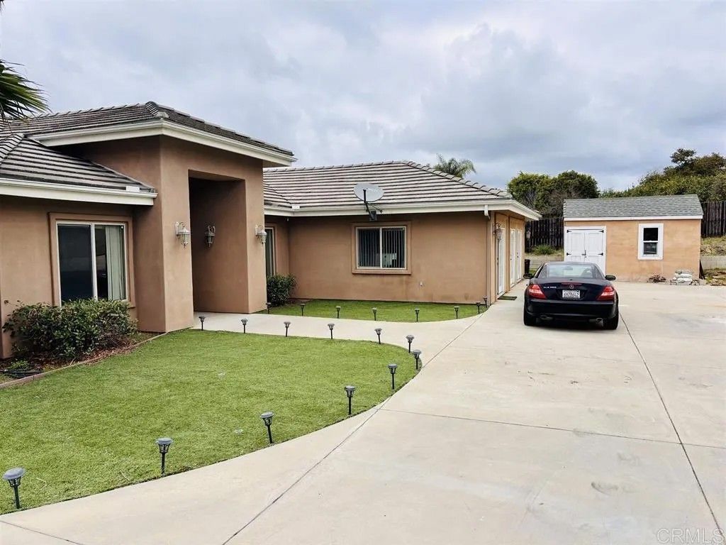 Photo of 2399 Paige Circle, Fallbrook, CA 92028 (MLS # NDP2507863)