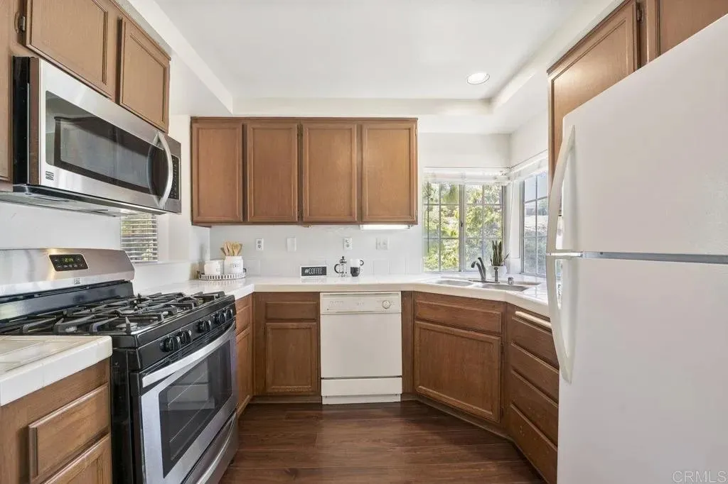 San Diego, California 92130, United States, 2 Bedrooms Bedrooms, ,2 BathroomsBathrooms,Residential,Active,241875