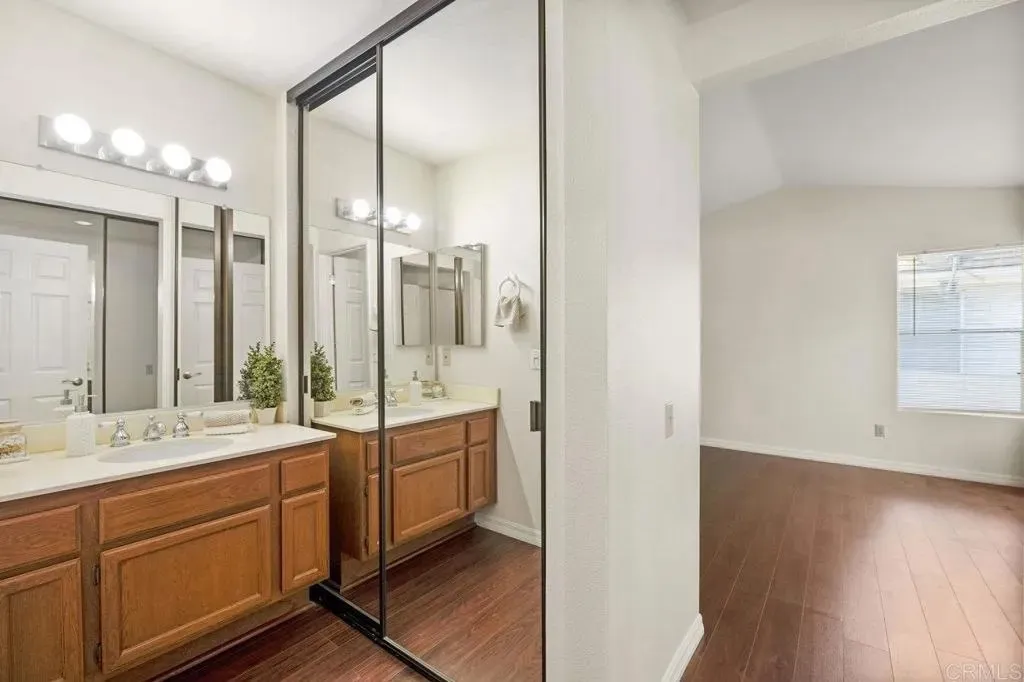 San Diego, California 92130, United States, 2 Bedrooms Bedrooms, ,2 BathroomsBathrooms,Residential,Active,241875