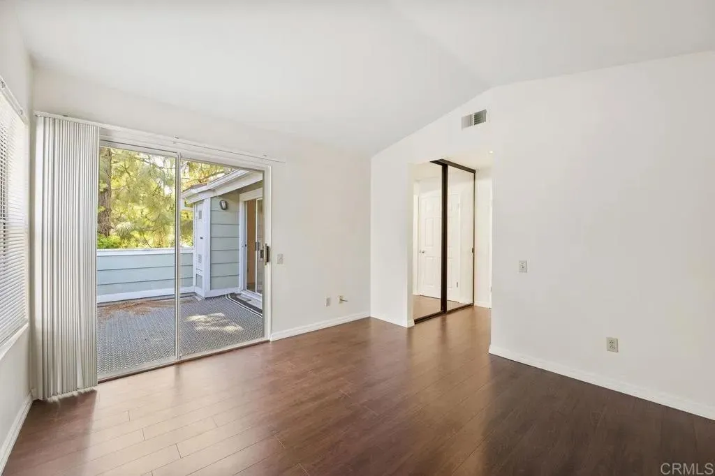 San Diego, California 92130, United States, 2 Bedrooms Bedrooms, ,2 BathroomsBathrooms,Residential,Active,241875