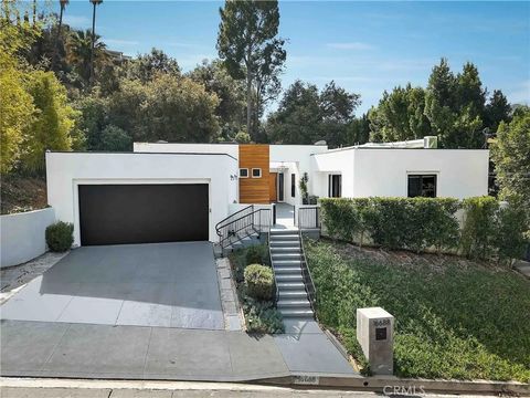 16688 Oldham Street Encino CA 91436