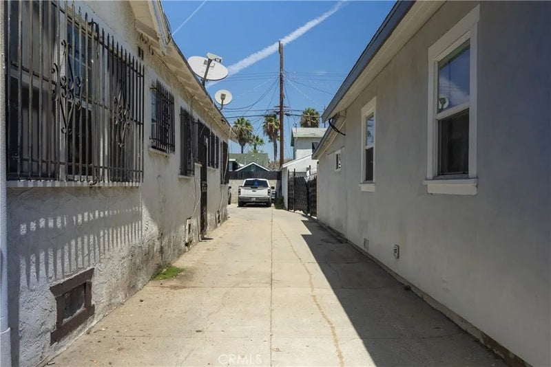 1631 W 38th