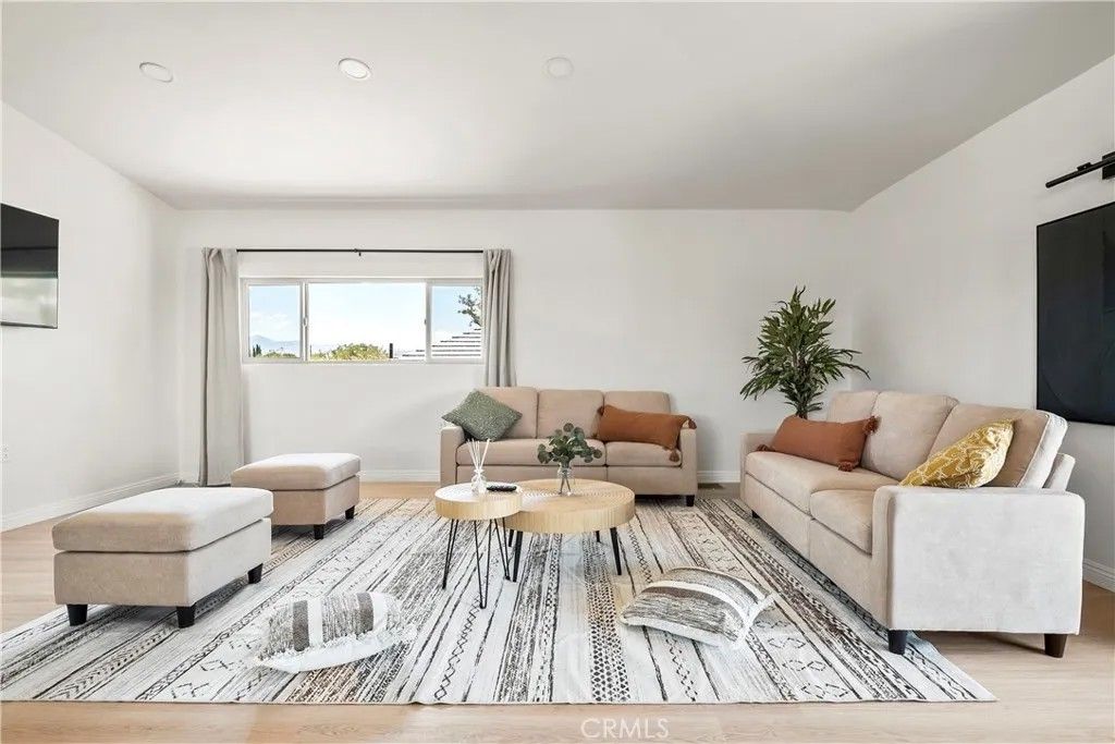 Photo of 9150 10th Avenue, Hesperia, CA 92345 (MLS # GD25266939)