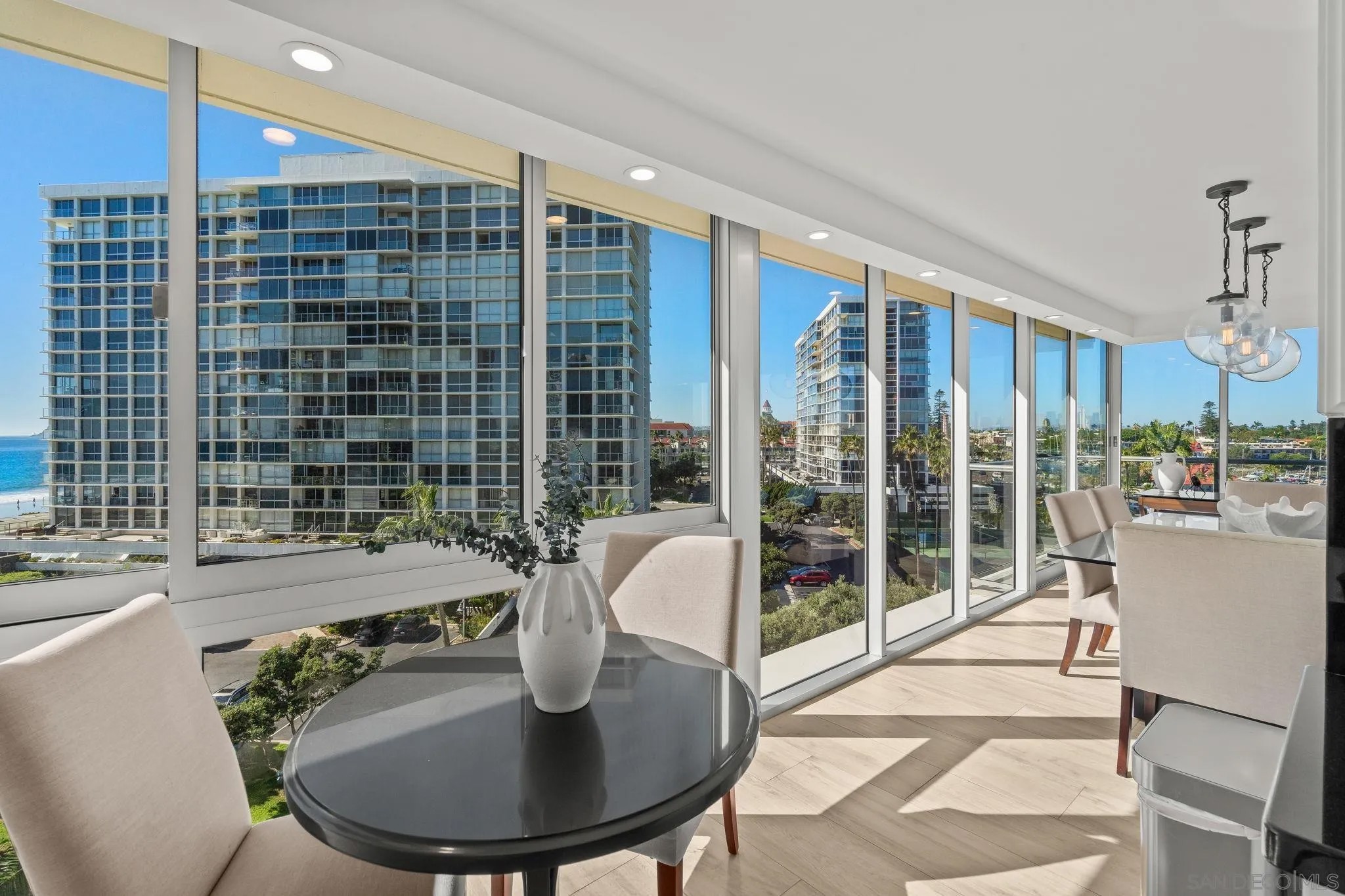 1750 Avenida del Mundo 504