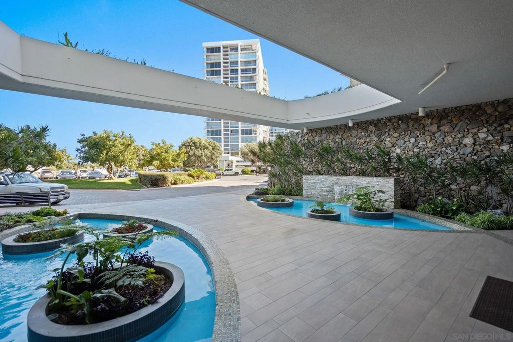 Photo of 1750 Avenida del Mundo #504, Coronado, CA 92118 (MLS # 250045762)