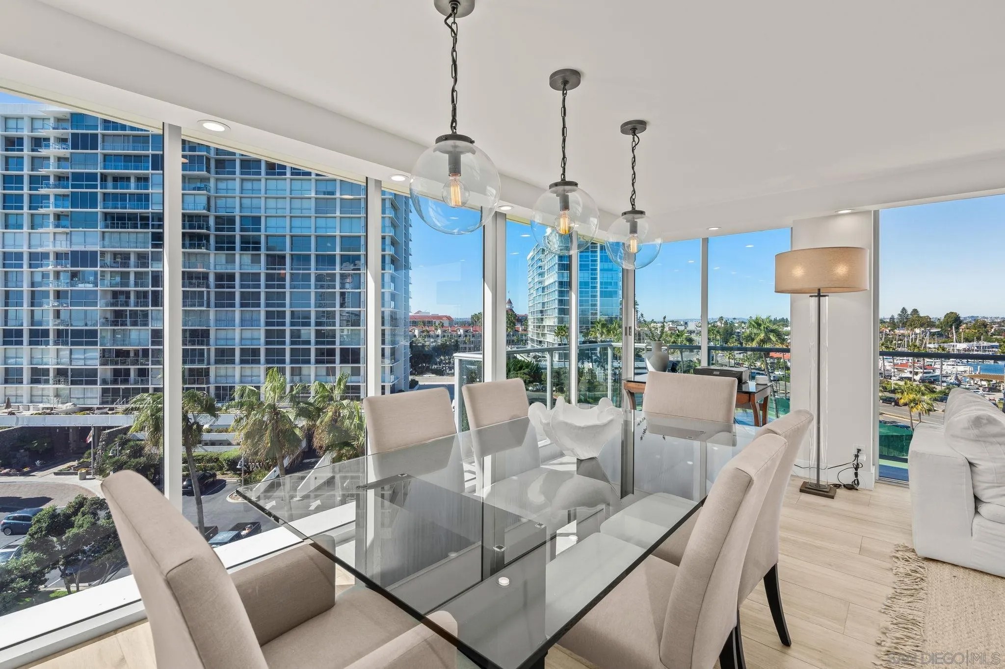 1750 Avenida del Mundo 504