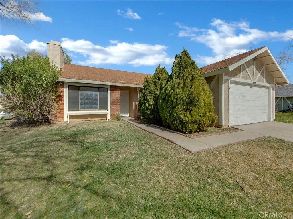 Photo of 1703 E Avenue R3, Palmdale, CA 93550 (MLS # SR26043777)